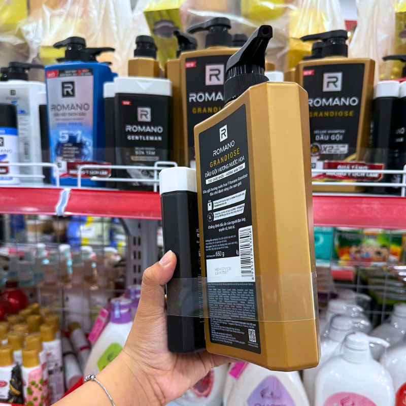 Dầu Gội Hương Nước Hoa Romano Grandiose 650g Kèm Quà Tặng Sữa Tắm Sạch Sảng Khoái