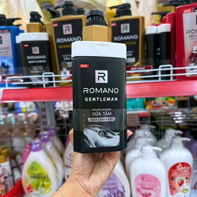 Dầu Gội Hương Nước Hoa Romano Grandiose 650g Kèm Quà Tặng Sữa Tắm Sạch Sảng Khoái