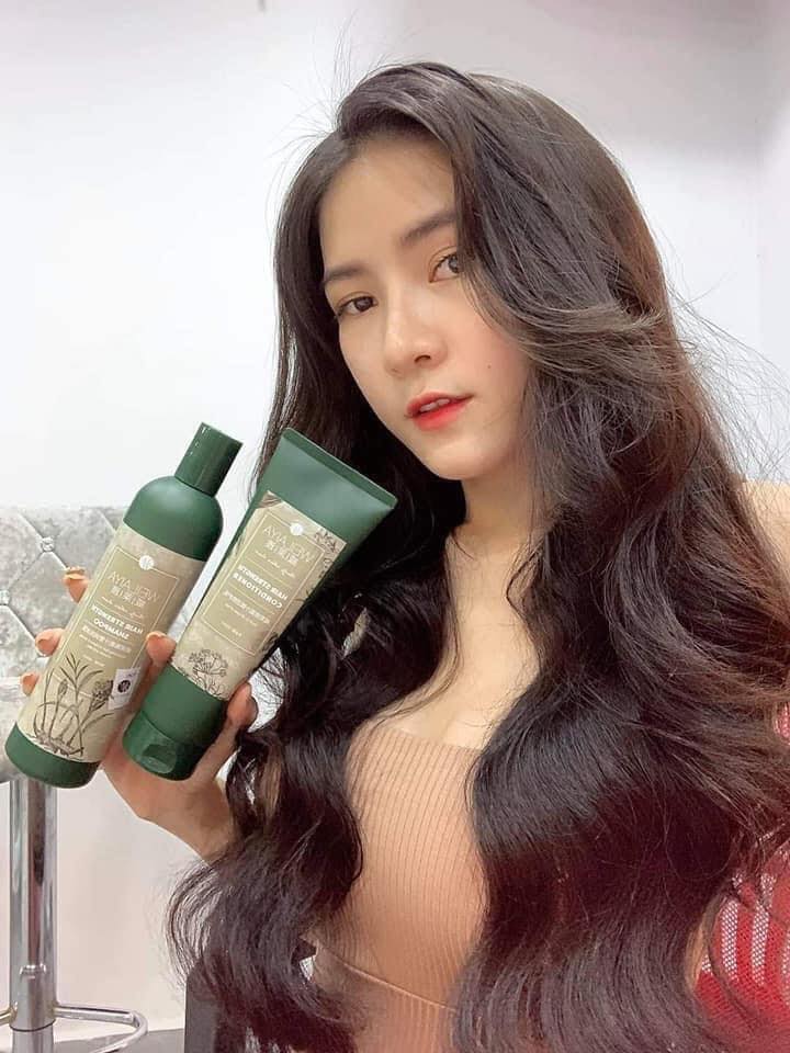 Combo dầu gội xả gừng hà thủ ô Weilaiya gồm 1 dầu gội 400ml, 1 dầu xả 250ml và 1 bộ mini gội xả
