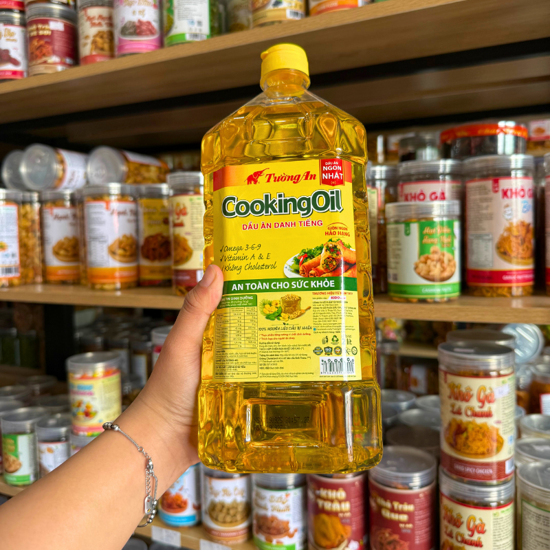 Dầu Ăn Thực Vật Tường An Cooking Oil 2 Lít phù hợp để tham khảo khi chọn Tường An