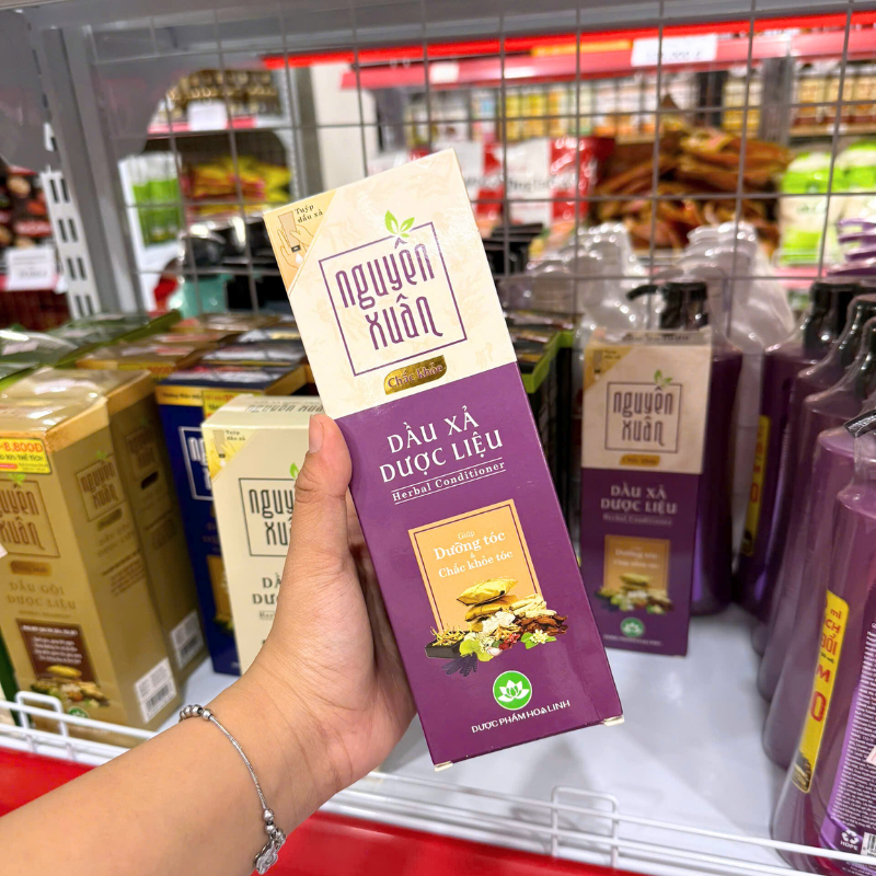 Dầu Xả Dược Liệu Nguyên Xuân Chắc Khỏe 150ml Màu Tím