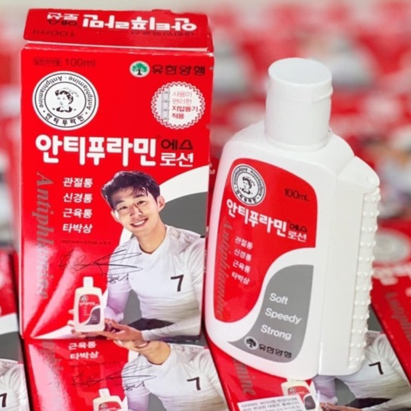 Thiết kế chai nhỏ gọn, dễ cầm nắm khi dùng