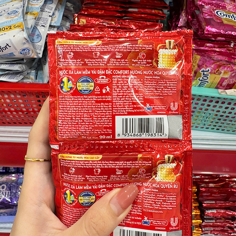 Mặt sau sản phẩm với thông tin hướng dẫn và lưu ý sử dụng