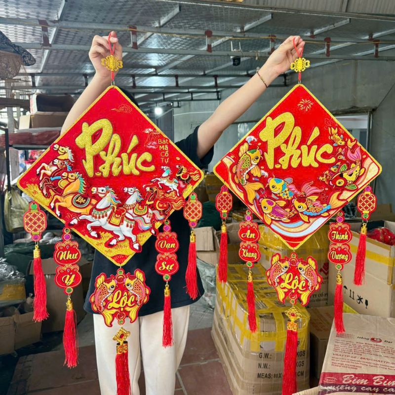 Kích thước treo thực tế gọn vừa, dễ trang trí nhiều không gian