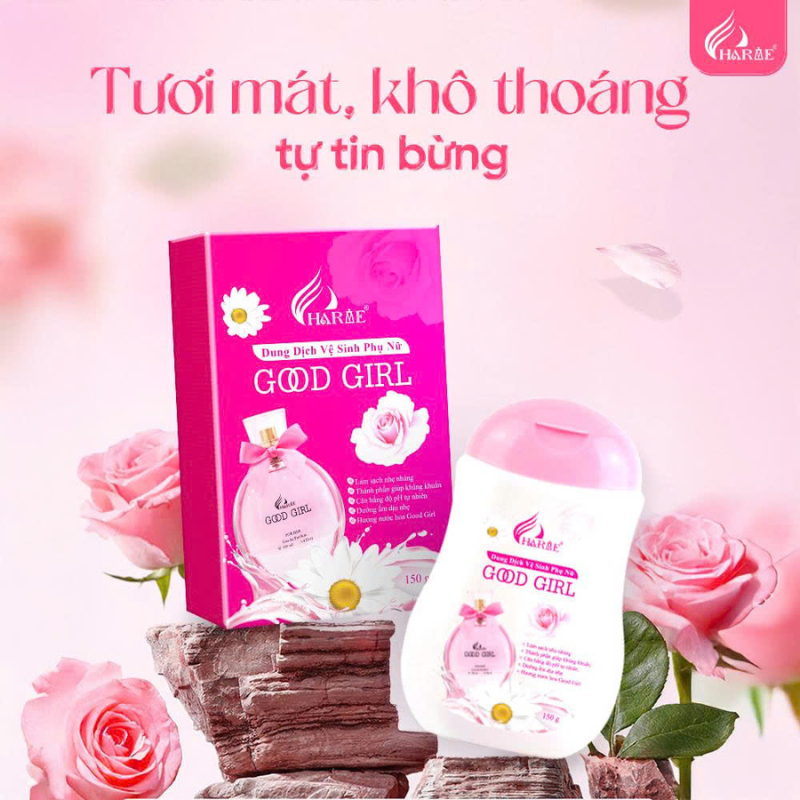 Bao bì và chai sản phẩm trên nền hoa hồng, nhấn cảm giác tươi mát