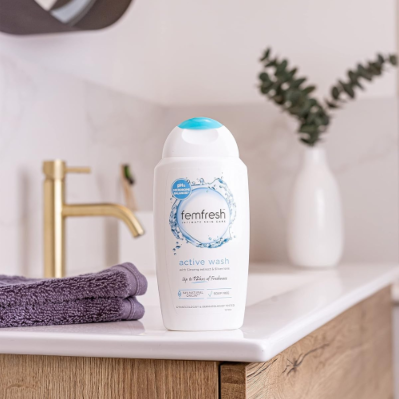 Dung Dịch Vệ Sinh Phụ Nữ Femfresh Active Wash Màu Xanh Dương 250ml