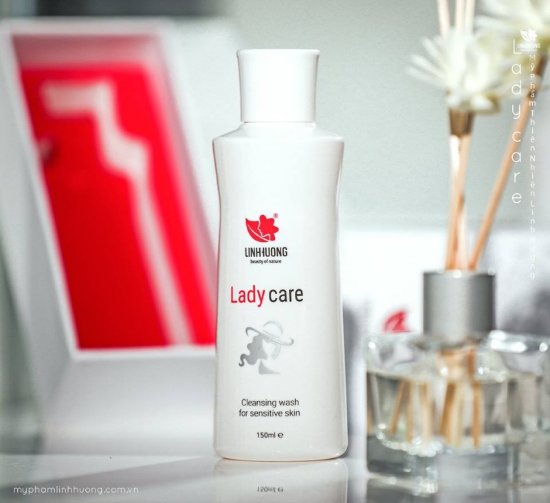 Dung Dịch Vệ Sinh Phụ Nữ Lady Care Linh Hương 150ml