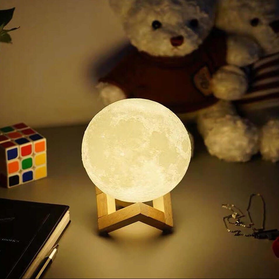 Đèn Ngủ Hình Mặt Trăng 3D Kèm Đế 10x8.5x8.5cm