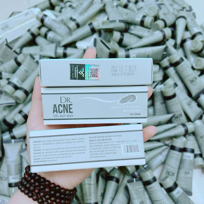 Hộp và tuýp Smooth & Clean 40ml với thông tin in trên bao bì.