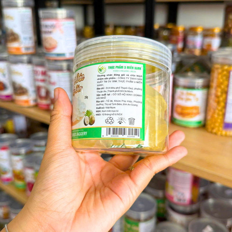 Phần nhãn bên hông với đơn vị chịu trách nhiệm và nơi sản xuất
