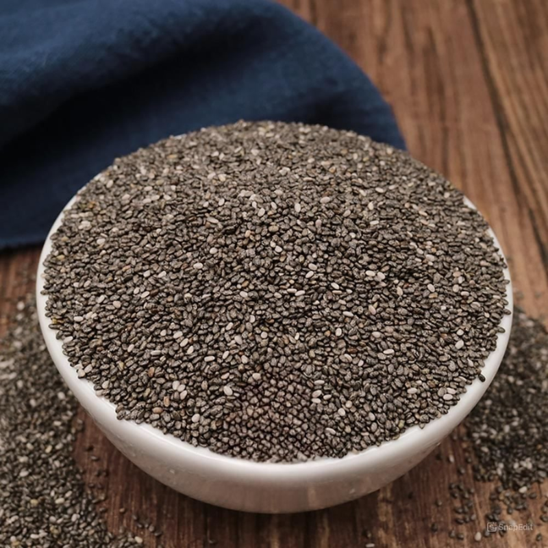 Cận cảnh hạt chia màu đen xám dạng hạt nhỏ