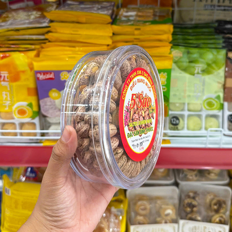 Thiết kế hộp có nắp đậy giúp cất giữ gọn và dễ đóng kín sau khi dùng