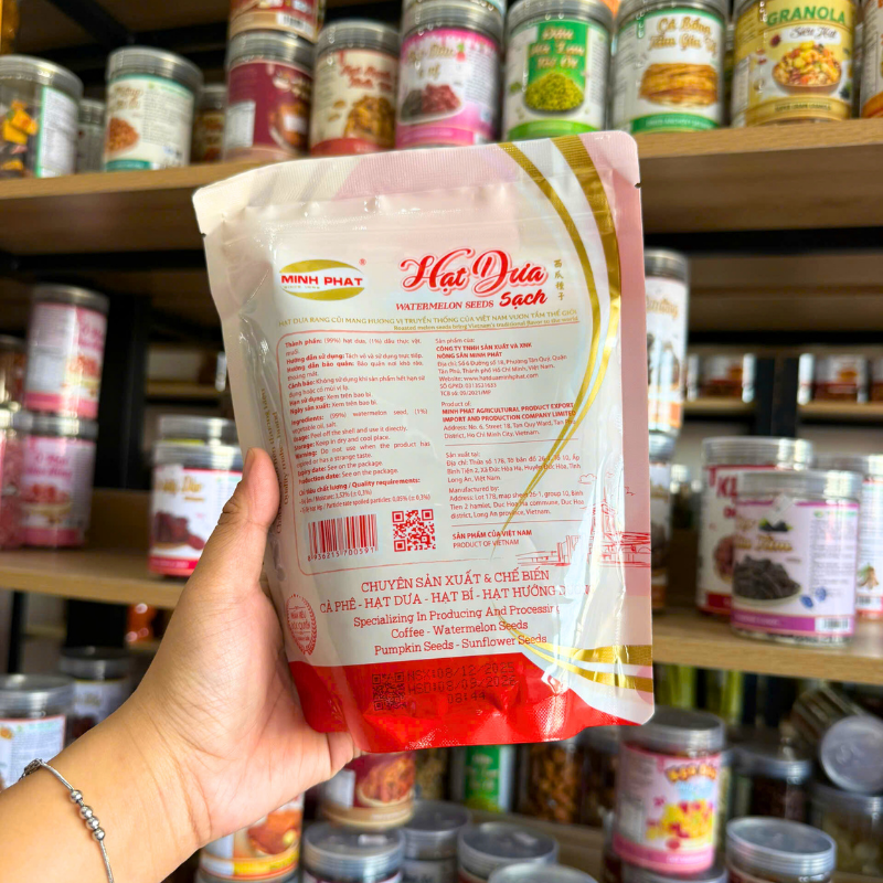 Mặt sau bao bì với thông tin sản phẩm và quy cách đóng gói