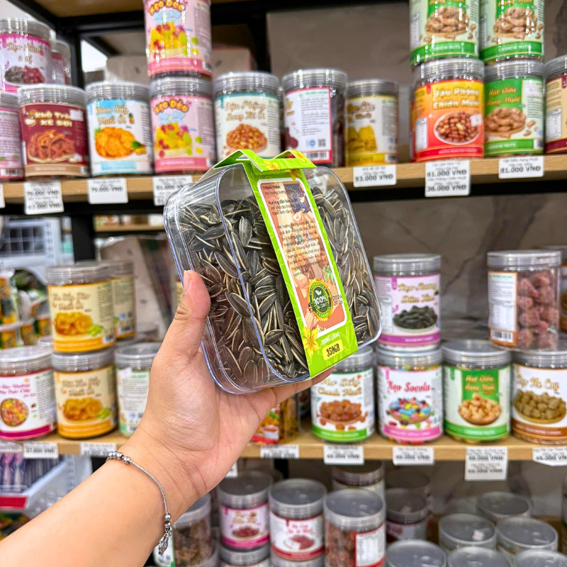 Thiết kế hộp có nắp, thuận tiện cất giữ sau khi dùng