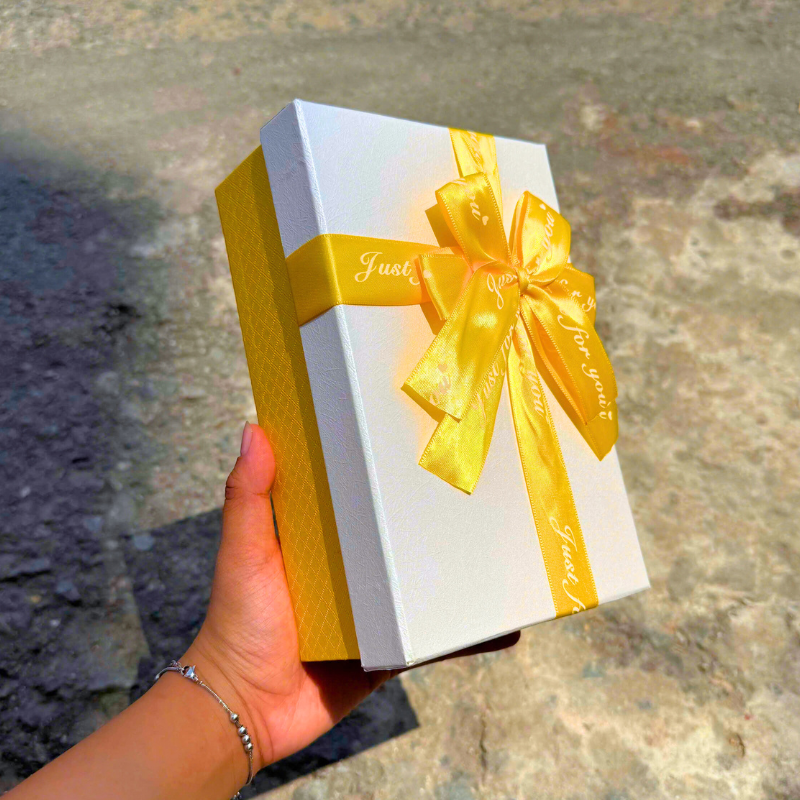 Hộp Quà Giấy Chữ Nhật Lớn Nhiều Màu Nắp Rời Thắt Nơ - Không Kèm Hoa Rơm