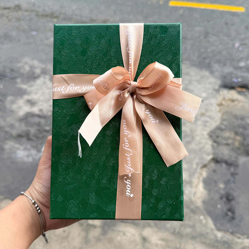 Hộp Quà Giấy Chữ Nhật Lớn Nhiều Màu Nắp Rời Thắt Nơ - Không Kèm Hoa Rơm