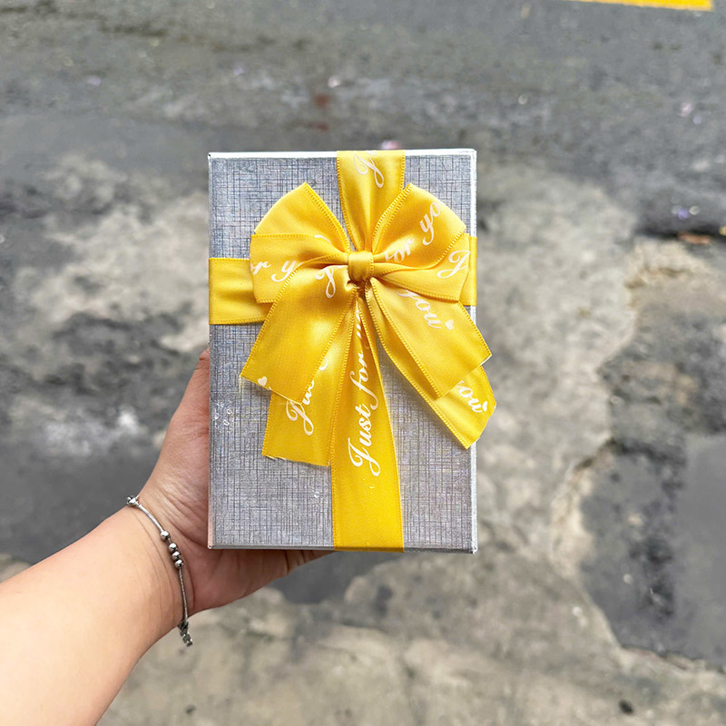 Hộp Quà Giấy Chữ Nhật Nhỏ Nhiều Màu Nắp Rời Thắt Nơ – Hộp Không Có Hoa Rơm