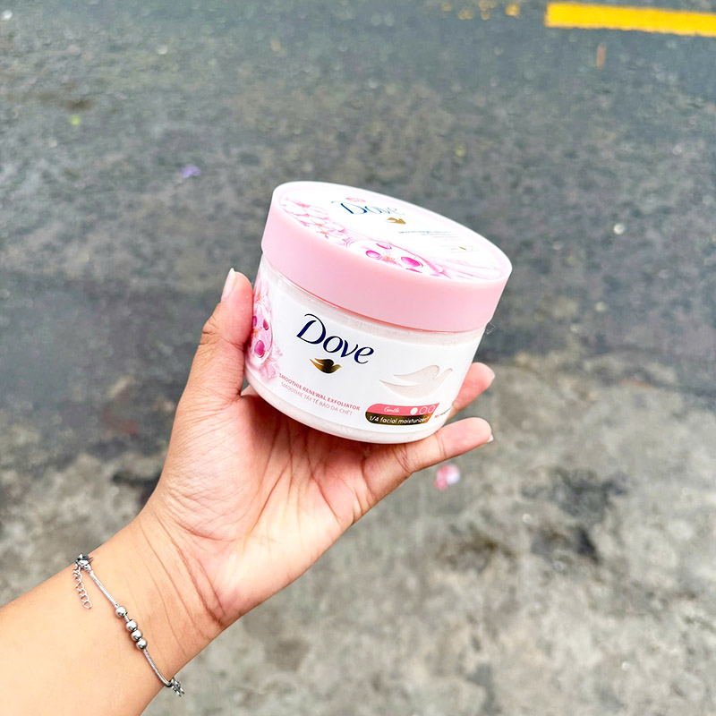 Hộp Quà Tặng Dove Tẩy Tế Bào Chết Dưỡng Ẩm Toàn Thân Hương Hoa Anh Đào 298g