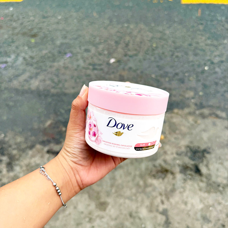 Hộp Quà Tặng Dove Tẩy Tế Bào Chết Dưỡng Ẩm Toàn Thân Hương Hoa Anh Đào 298g