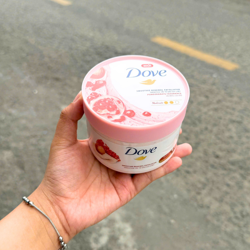 Hộp Quà Tặng Dove Tẩy Tế Bào Chết Dưỡng Ẩm Toàn Thân Hương Lựu Đỏ 298g