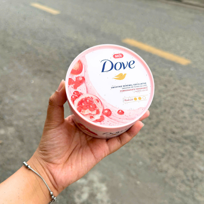 Hộp Quà Tặng Dove Tẩy Tế Bào Chết Dưỡng Ẩm Toàn Thân Hương Lựu Đỏ 298g