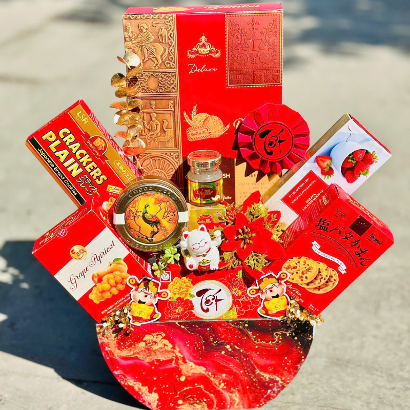 Tổng thể set quà tông đỏ với bố cục sắp xếp nổi bật