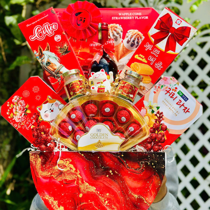 Tổng thể set quà tông đỏ được phối nổi bật và cân đối