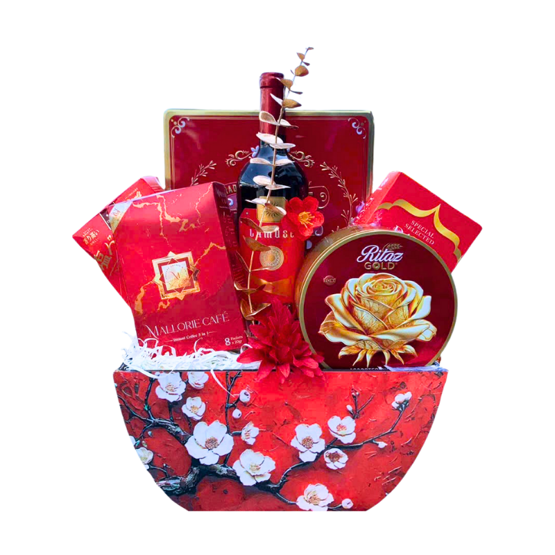 Tổng thể set quà tông đỏ với bố cục trang trí nổi bật
