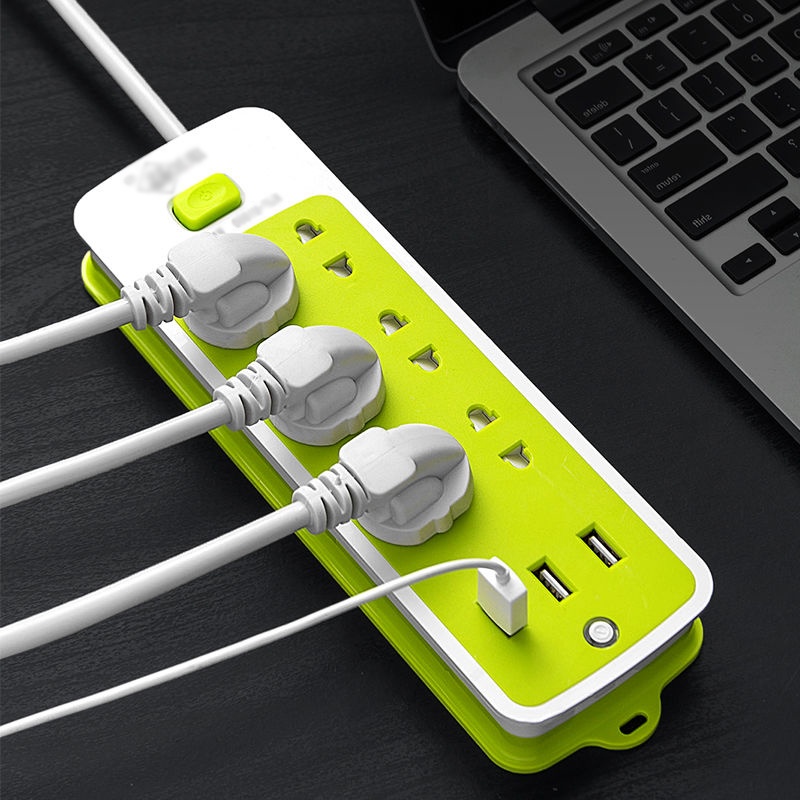 Bố trí ổ điện trên bàn làm việc để cắm nhiều thiết bị và sạc USB