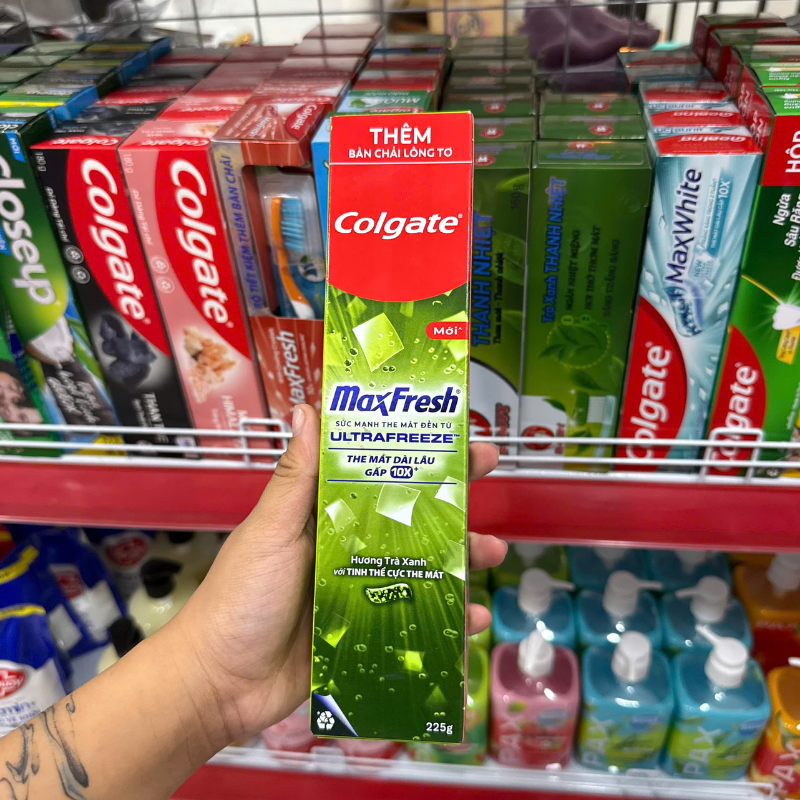 Mặt trước hộp với hương trà xanh và khối lượng 225g