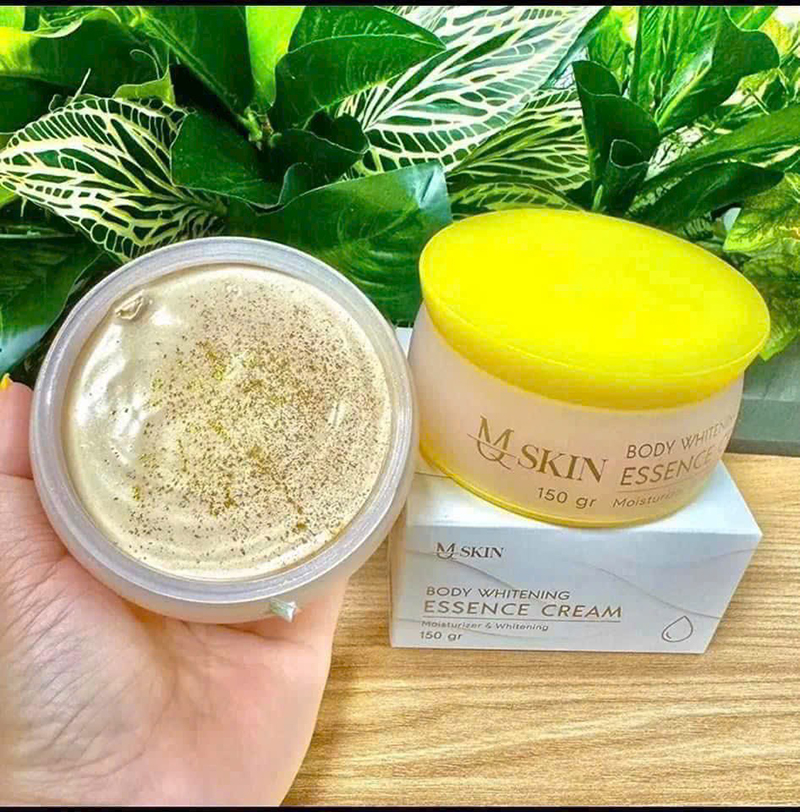 Chất kem đậm mịn trong hũ