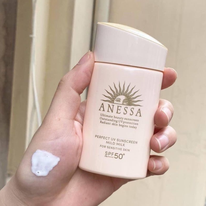 Kem Chống Nắng Anessa Perfect UV Sunscreen Mild Milk SPF50+/PA++++ 60ml Cho Da Nhạy Cảm & Da Trẻ Em