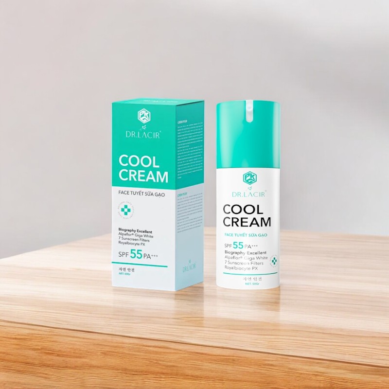 Chai và hộp tông xanh trắng, mặt trước ghi Cool Cream SPF 55 PA+++