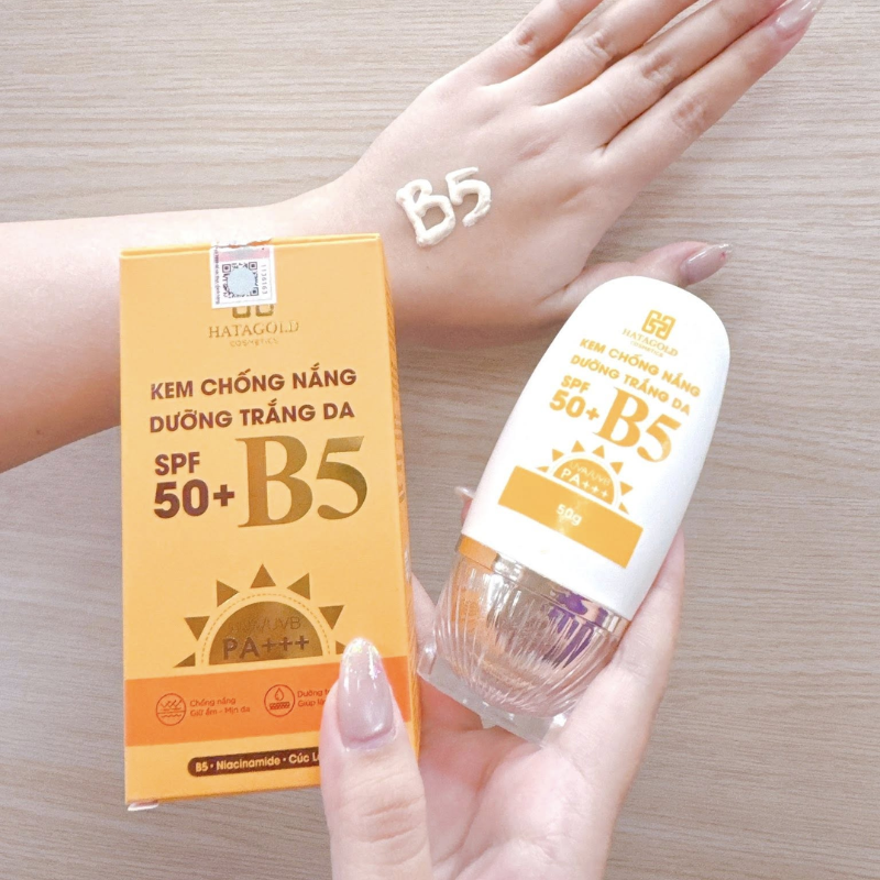 Kem Chống Nắng Dưỡng Trắng Da Hatagold SPF 50+ B5 UVA/UVB PA+++ 50g