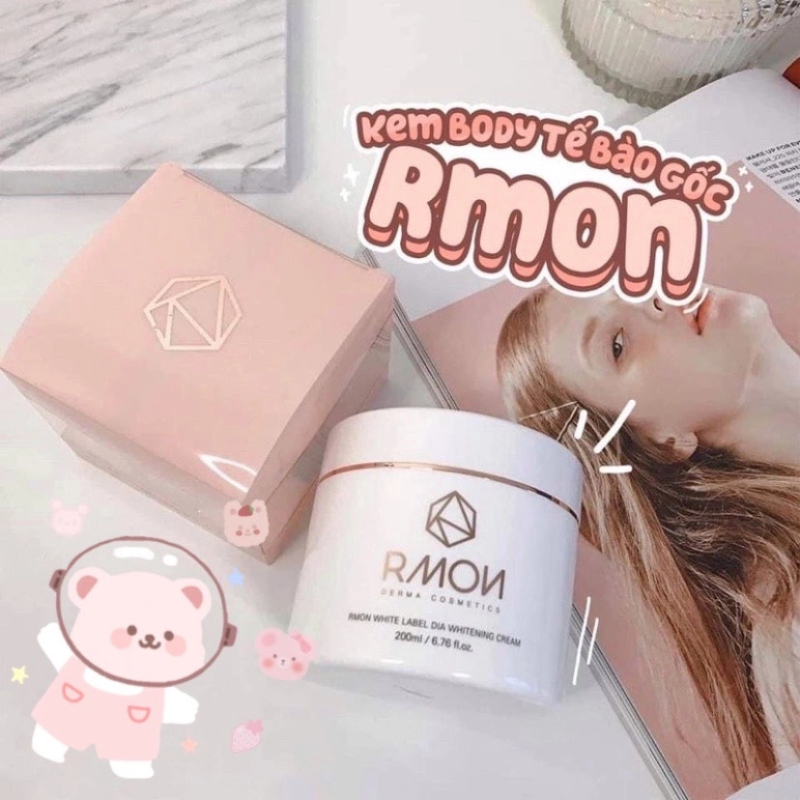 Bố cục lifestyle: hũ trắng viền ánh kim cạnh hộp hồng trên tạp chí.