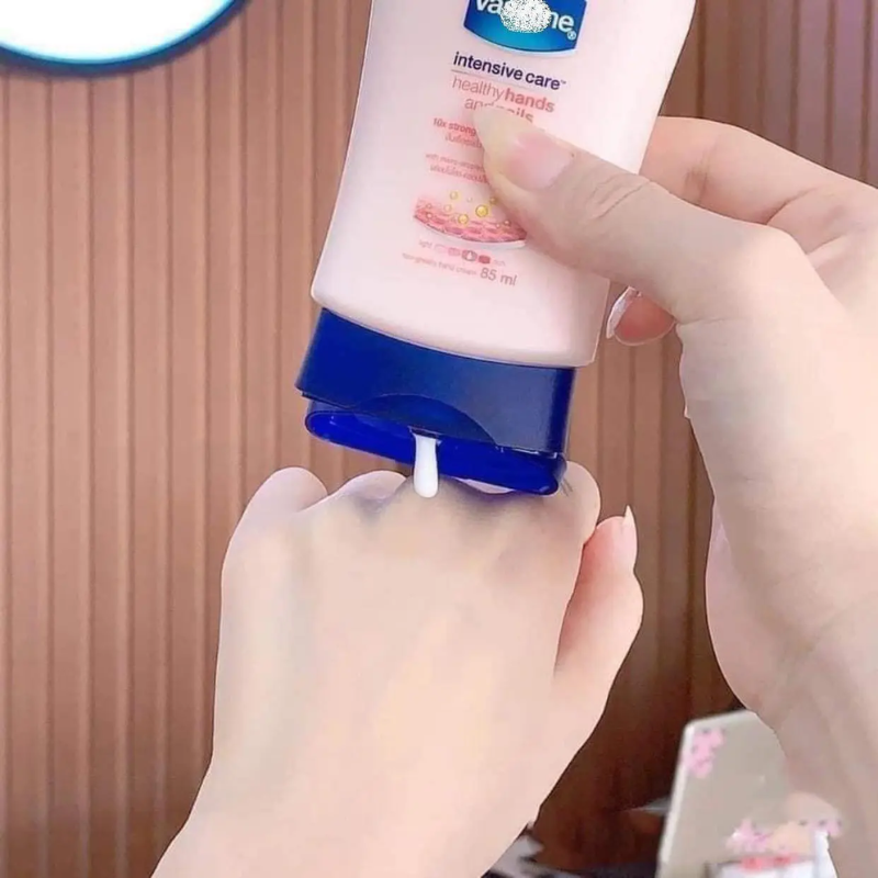 Kem Dưỡng Da Và Móng Tay Vaseline Thái Lan 85ml