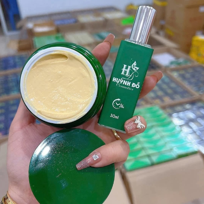 Kem Dưỡng Trắng Nách Huỳnh Đỗ Cosmetics 20g Tặng 1 Chai Xịt Khử Mùi 30ml