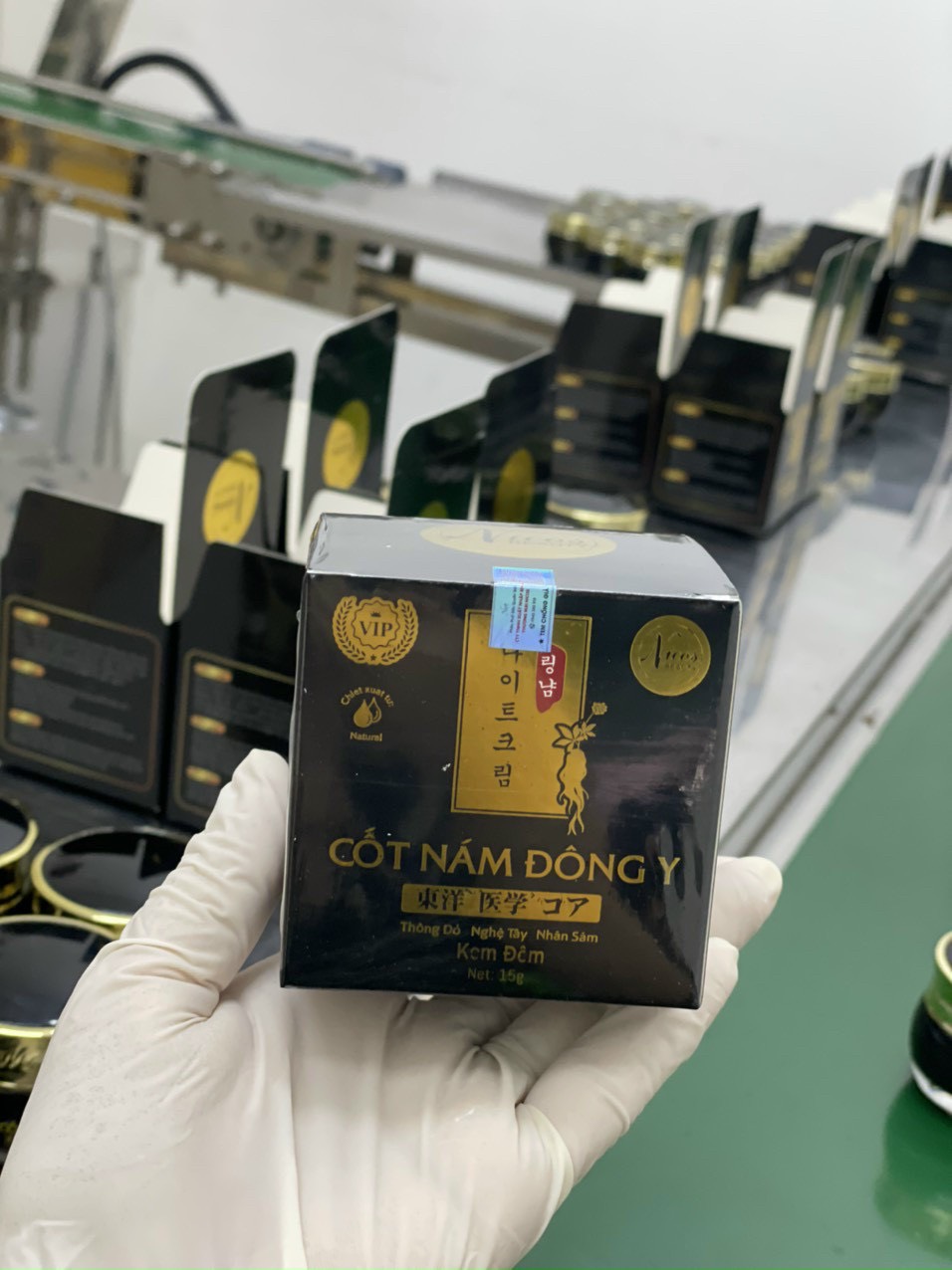 Hộp sản phẩm với tên cốt nám đông y và quy cách 15g