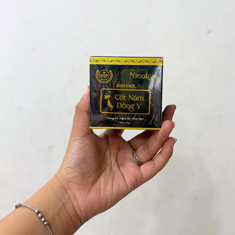 Mặt trước hộp sản phẩm với quy cách 10g