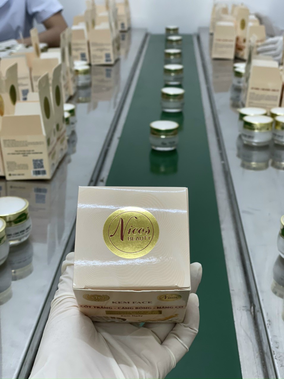 Hình ảnh hộp sản phẩm Nicos Beauty