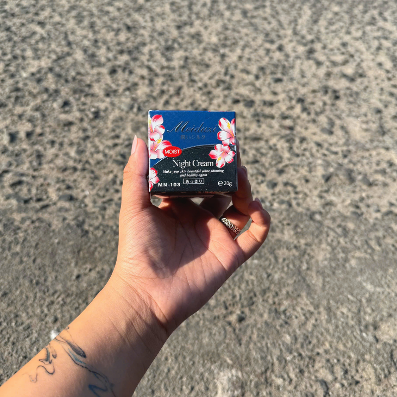 Mặt trước hộp với tên Night Cream và mã MN-103