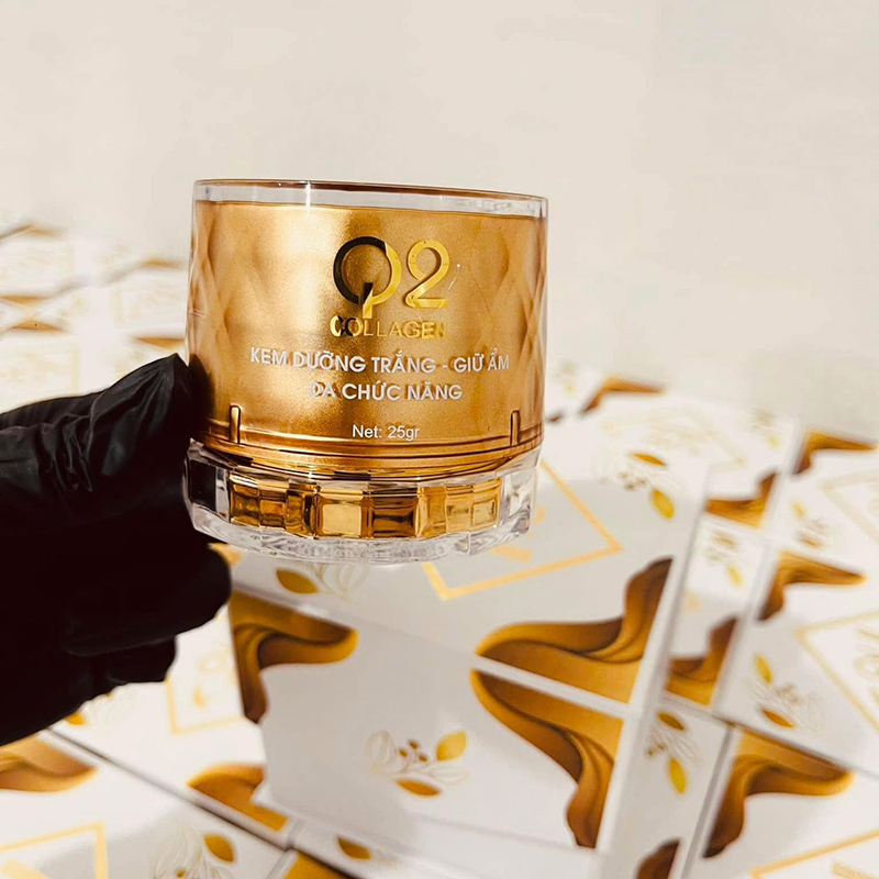 Cận cảnh hũ kem 25g phiên bản mới màu vàng
