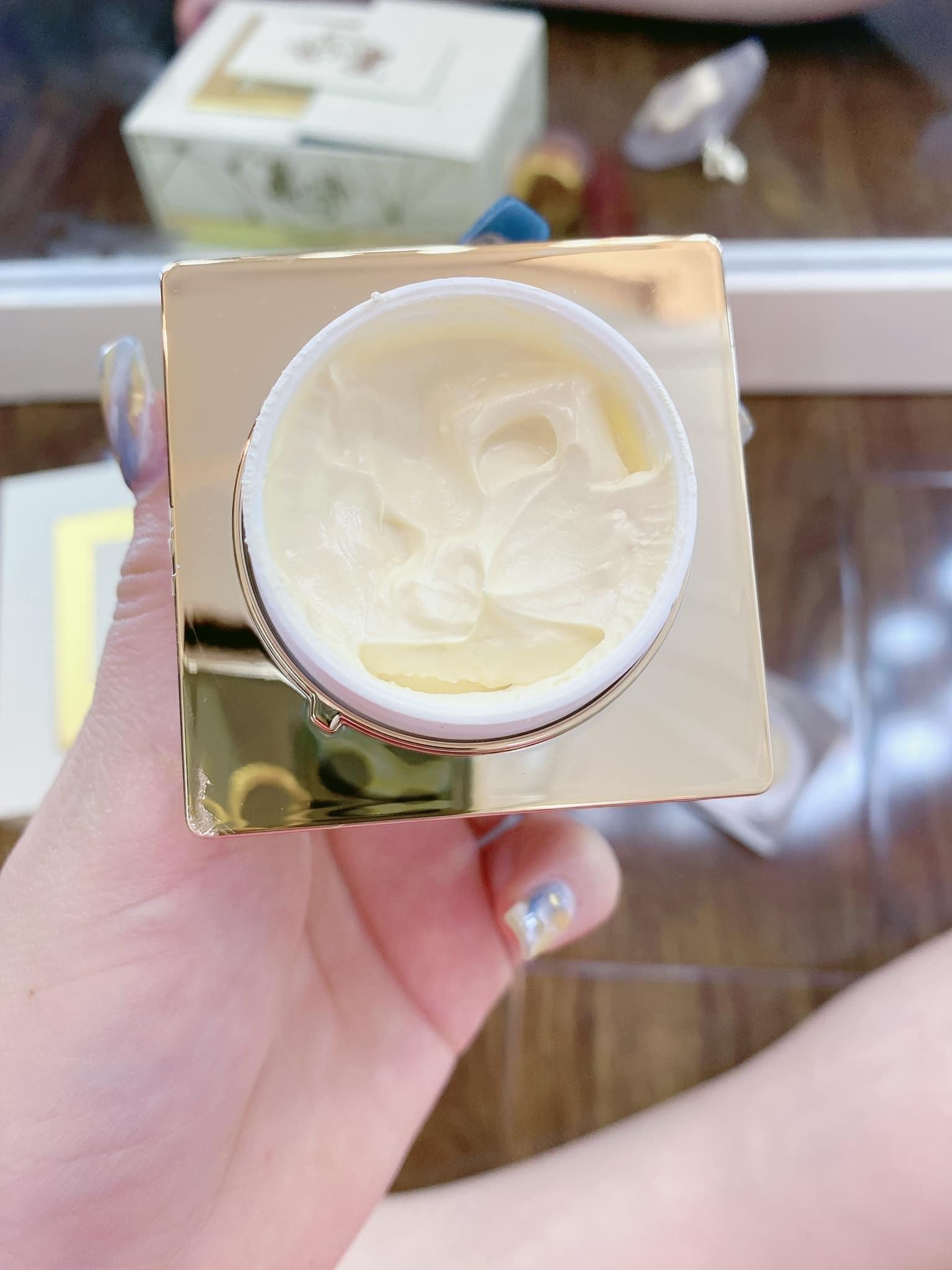 Kem Face Queen Fairy Cosmetics Super Vip Whitening SPF 35+++ tặng gel tẩy tế bào chết