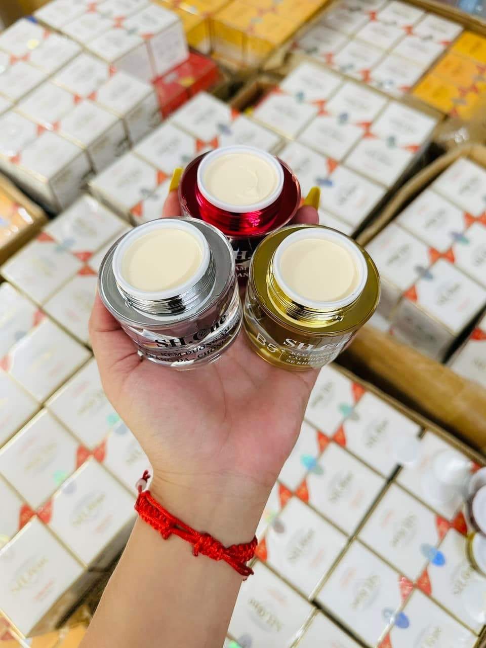 Kem Face SH One B5 Màu Vàng Dưỡng Trắng Hỗ Trợ Cải Thiện Lão Hoá Da