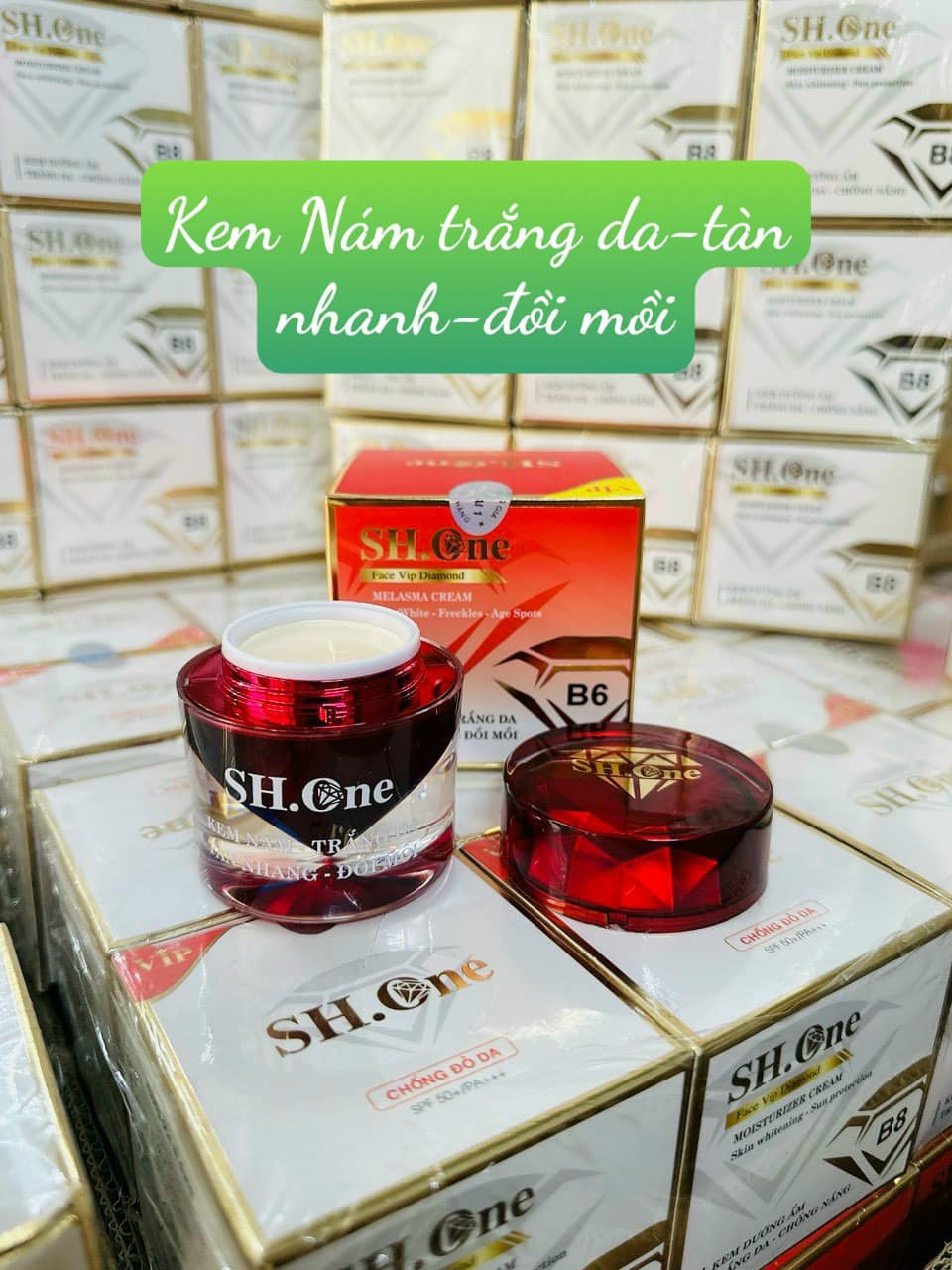 Hũ kem đỏ B6 và hộp sản phẩm thực tế