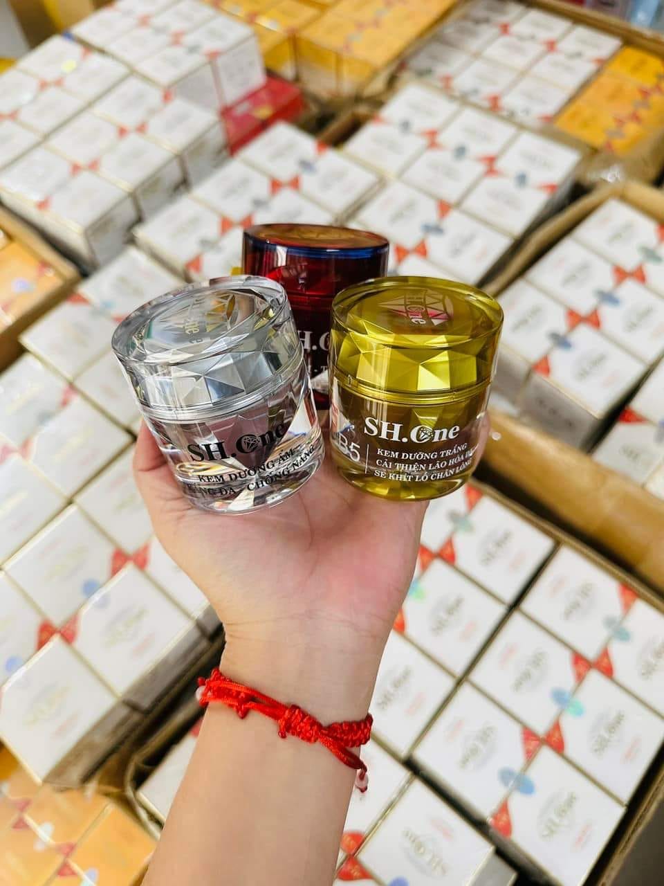 So sánh nhanh phiên bản B8 màu trắng với các màu khác cùng dòng