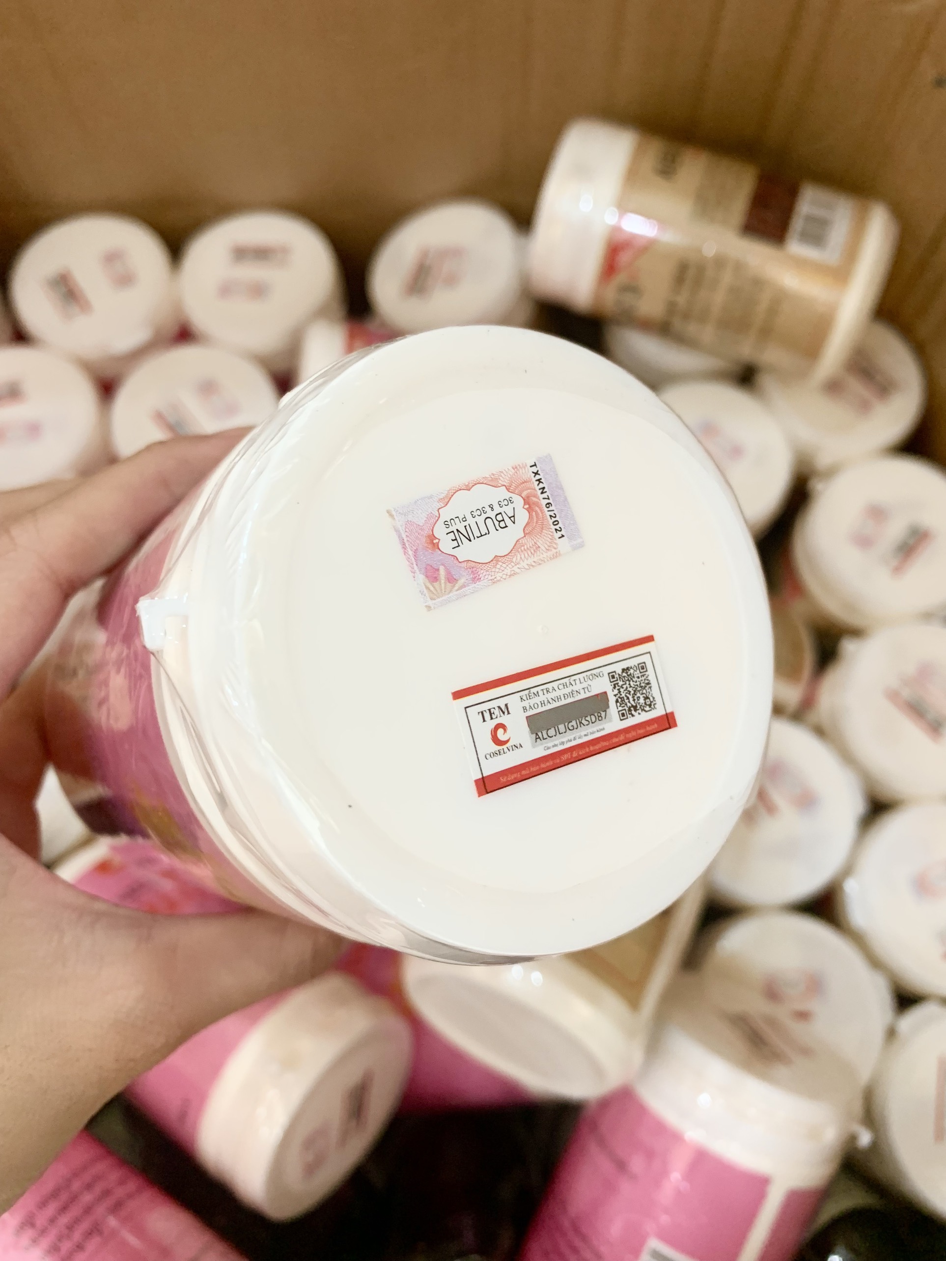 Kem Kích Trắng Abutine Màu Hồng 500g