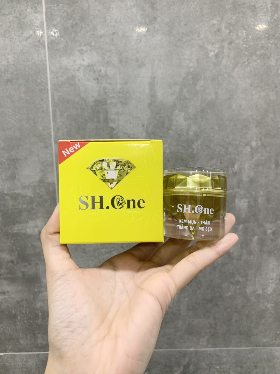 Kem Mụn Thâm Dưỡng Trắng Da SH One Chiết Xuất Rau Diếp Cá 15g