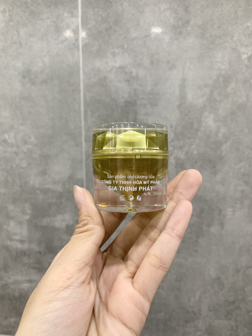 Kem Mụn Thâm Dưỡng Trắng Da SH One Chiết Xuất Rau Diếp Cá 15g