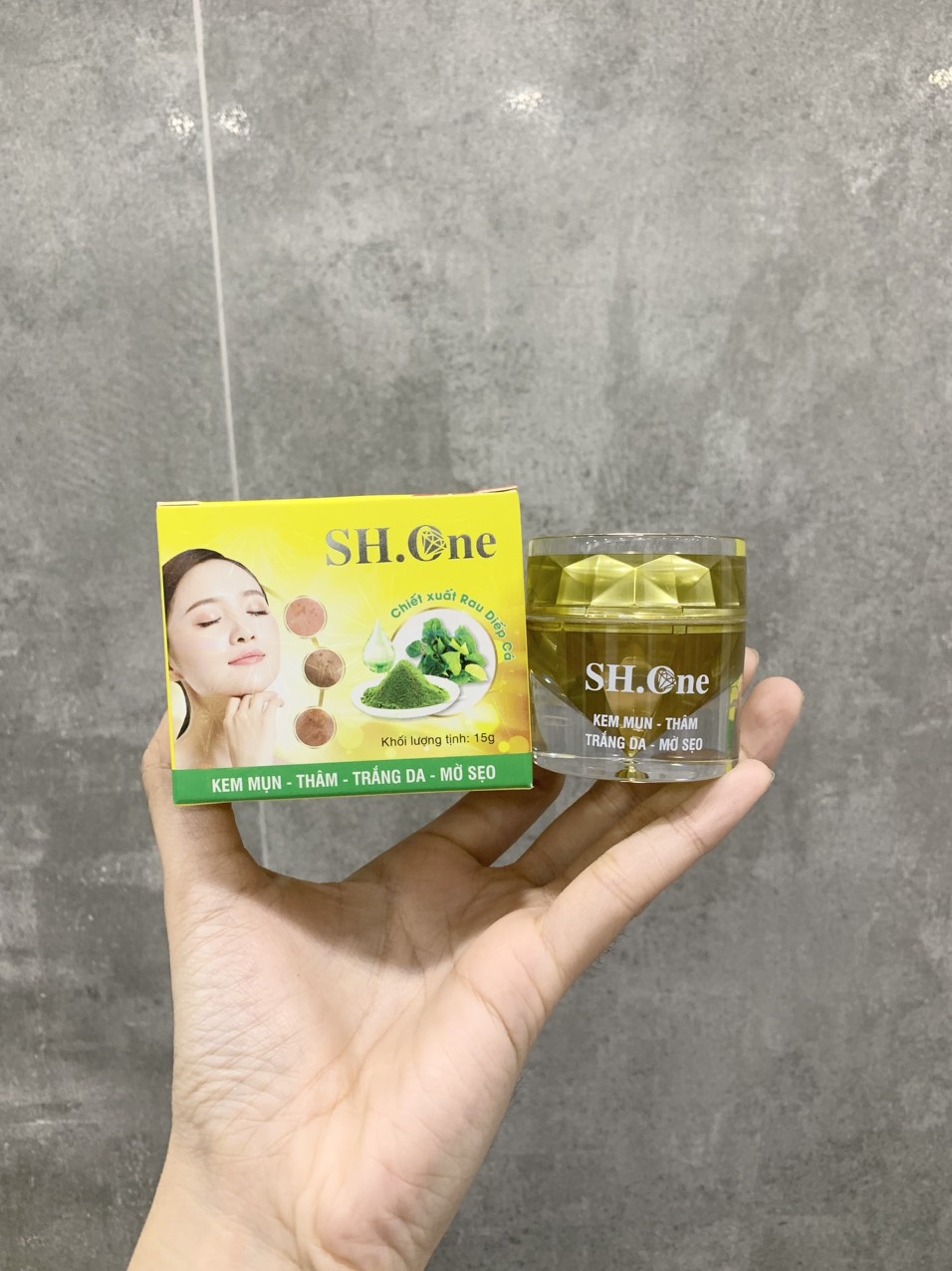Kem Mụn Thâm Dưỡng Trắng Da SH One Chiết Xuất Rau Diếp Cá 15g